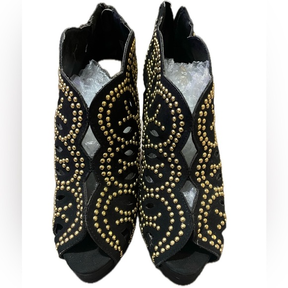 JustFab Elegant Suede Black and Gold Ankle Boot Women's Heels, Size 8 - Picture 4 of 12